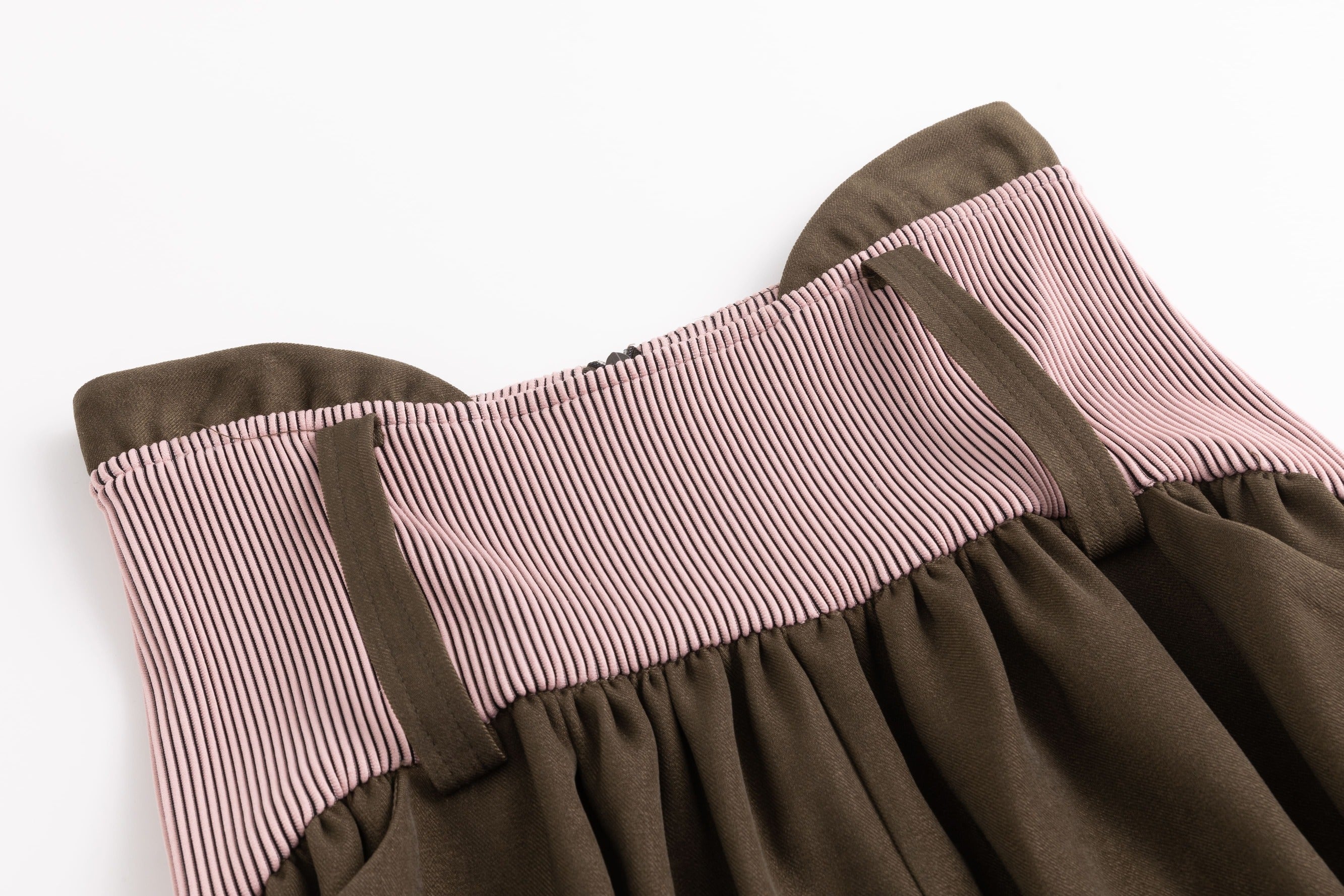 Low-rise Twill Oversized Baggy Trousers Taupe w/ Pink Rib Band