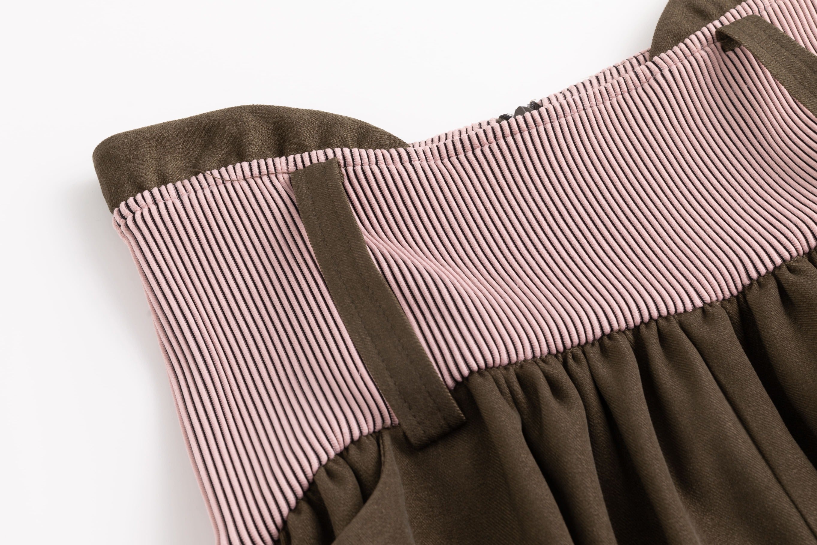 Low-rise Twill Oversized Baggy Trousers Taupe w/ Pink Rib Band