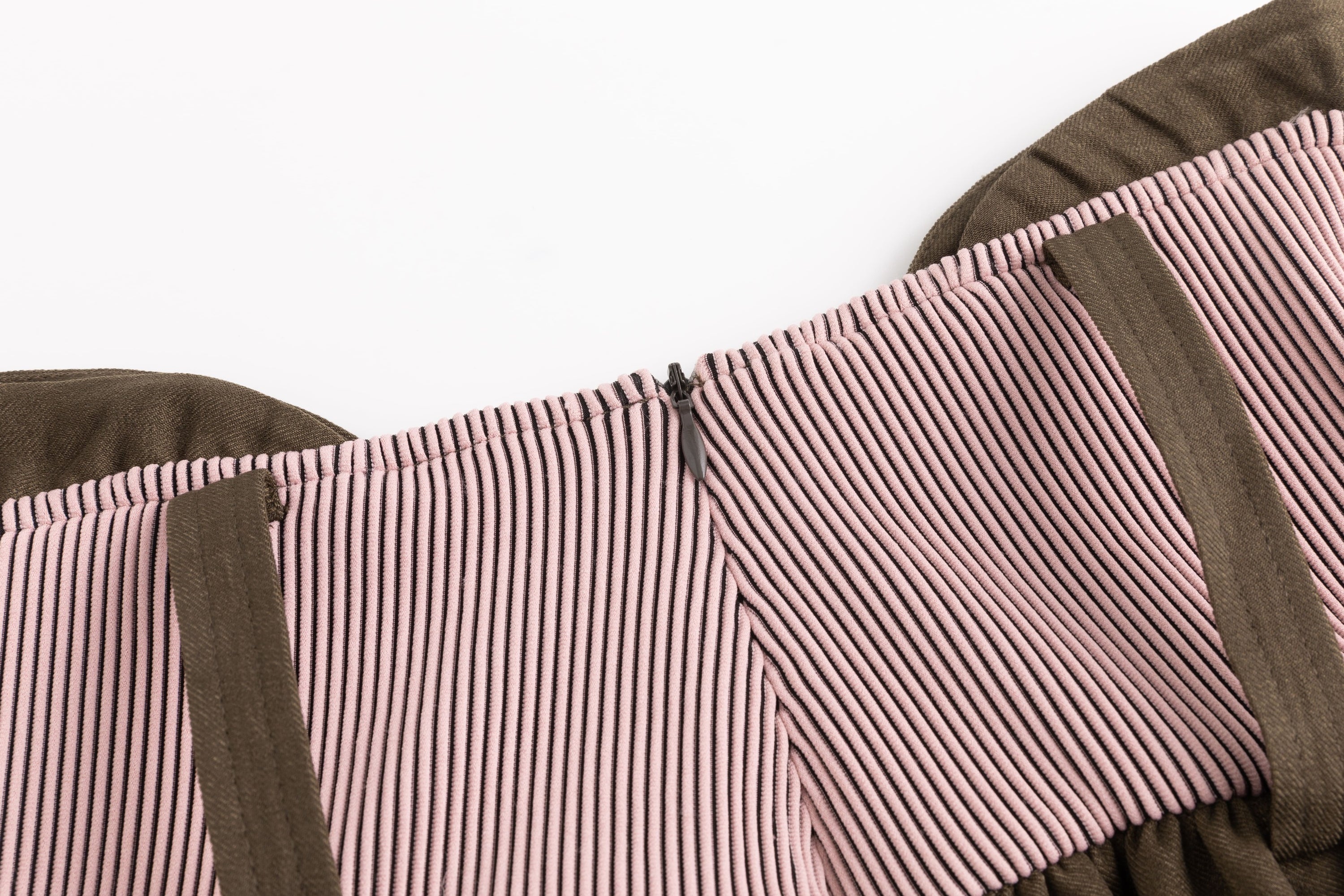 Low-rise Twill Oversized Baggy Trousers Taupe w/ Pink Rib Band