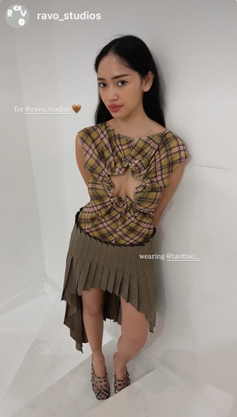 Plaid Mesh Star Cutout Tshirt Smooky