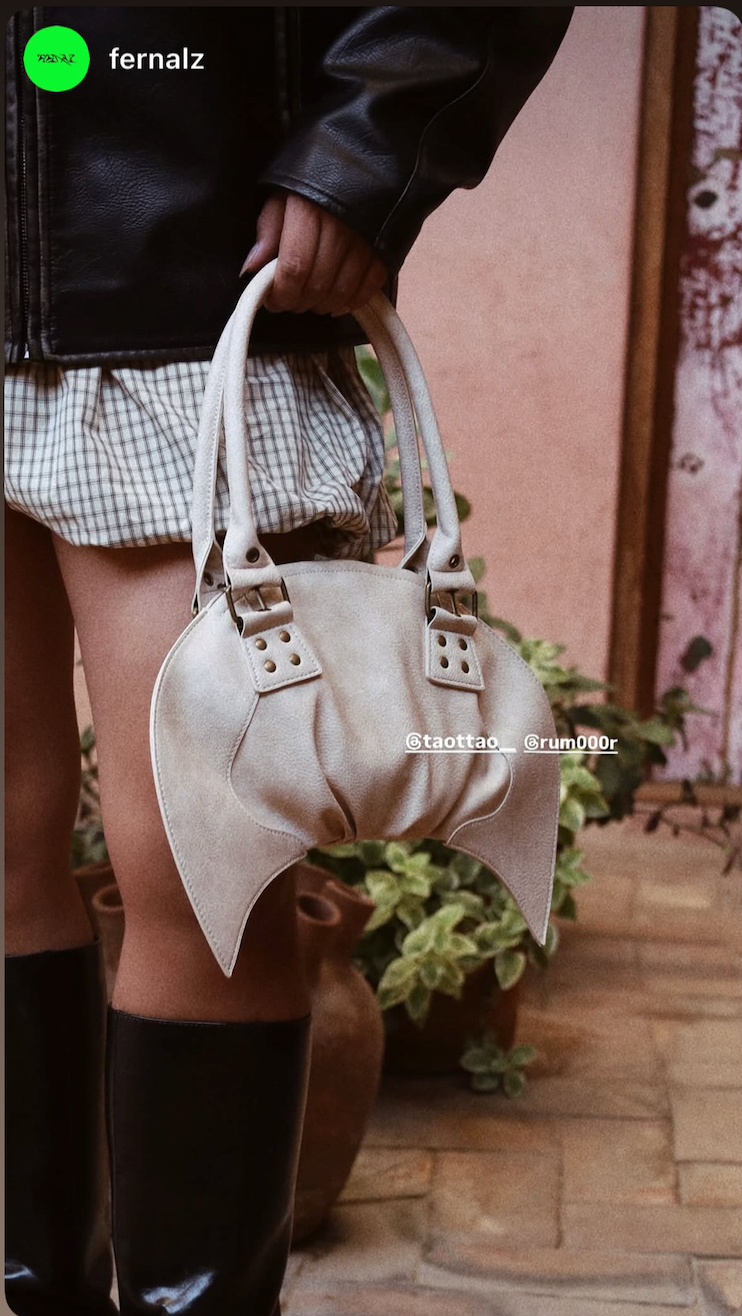 The Croissant Bag Ivory-beige