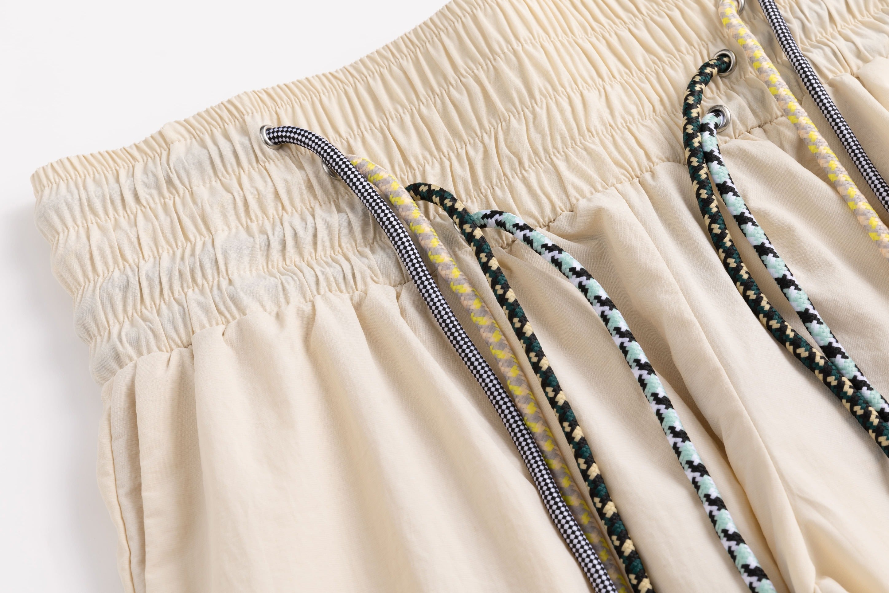 4-string nylon casual pants Ivory