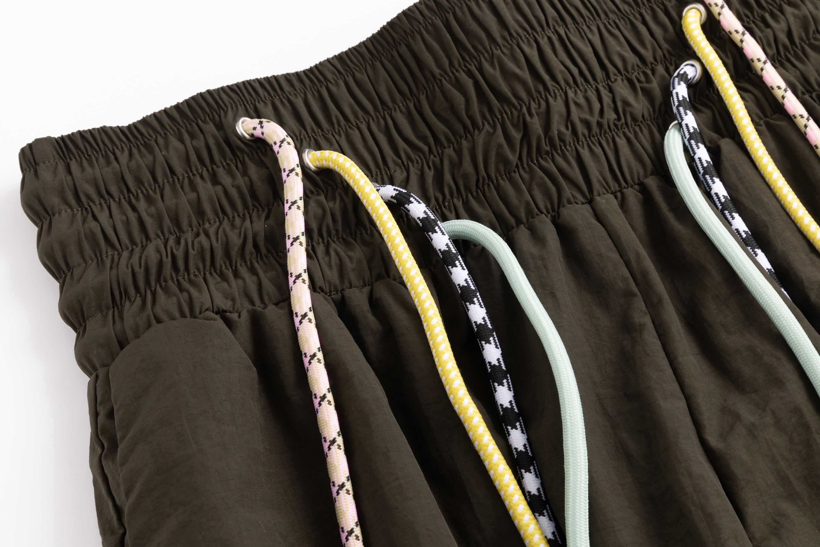 4-string nylon casual pants dark brown